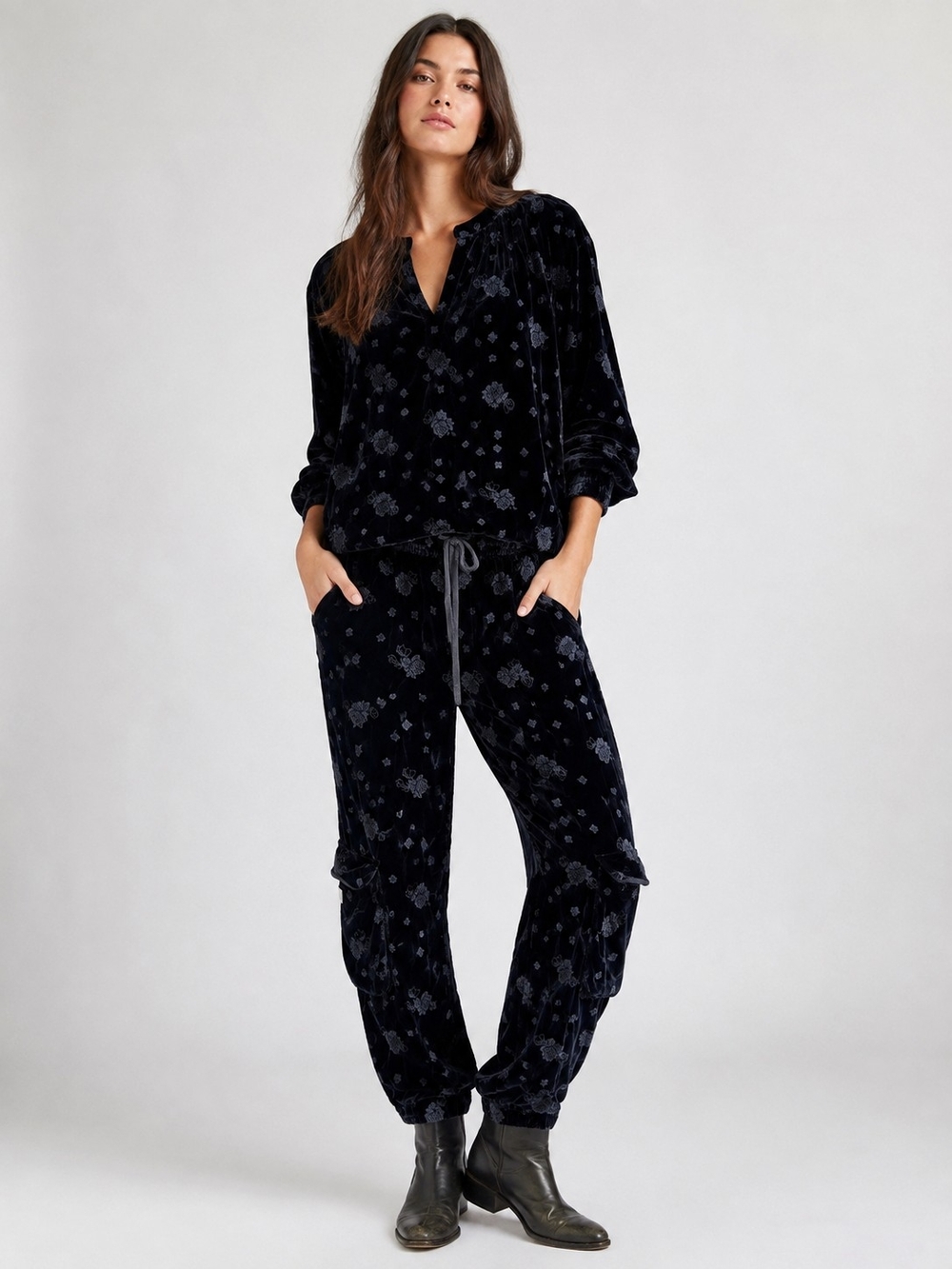 Johnny Was Velvet Burnout Pull On Joggers Cargo patch pockets Lounge Small